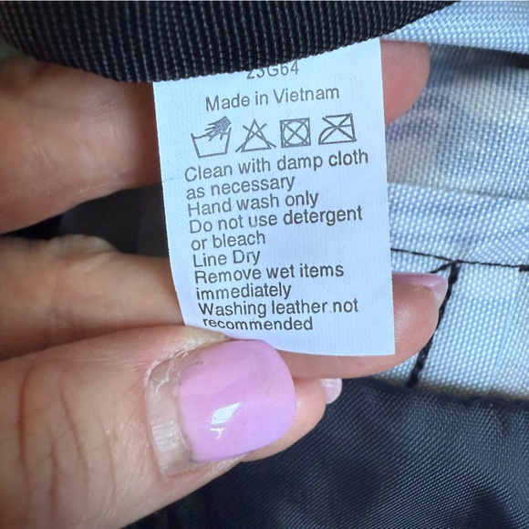 Rare Eastpak "Clam Bar" Skull & City Print Medium Duffel Bag Goth Retro Skeleton - Picture 10 of 10